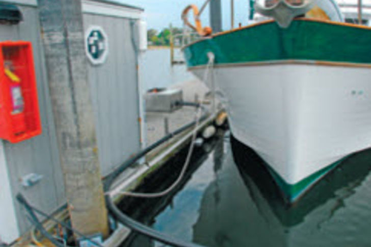 BRUGG FLEXWELL-HL-Sicherheitsleitung als Versorgungsleitung für die Bootsbetankung