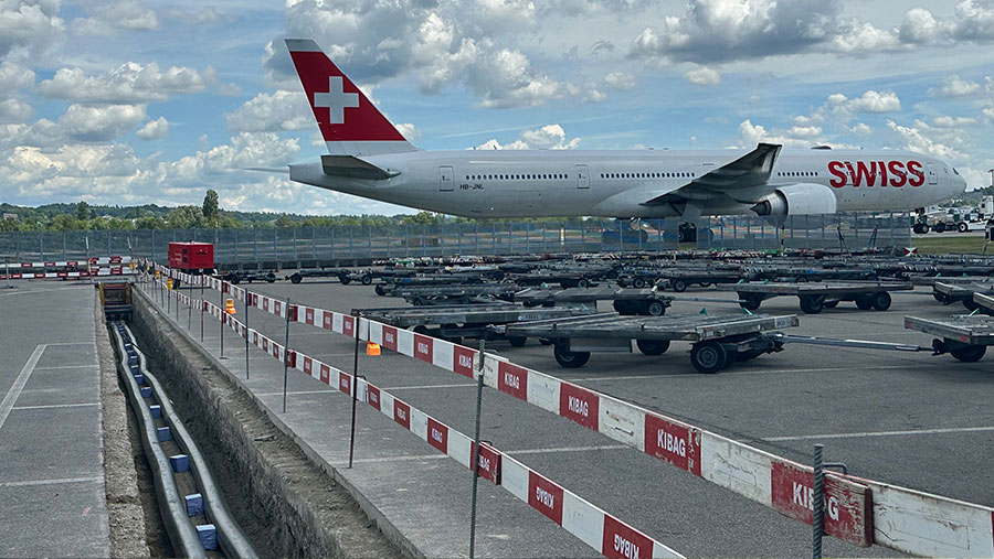 BRUGG Pipes installerer ny varmeledning i Zürich Lufthavn under igangværende flydrift
